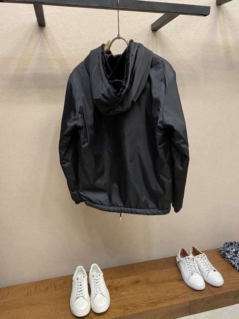 Pra*a outwear